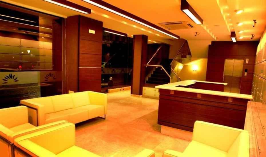 Sunflower Hotel Mysore Bagian luar foto